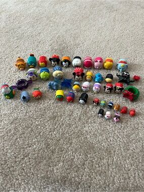 Disney Tsum Tsum Blind Bag Characters - Assorted Colors 46 pieces!